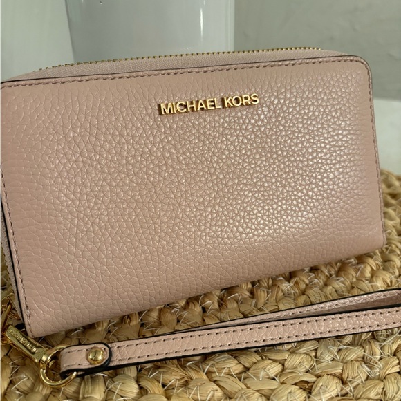 Michael Kors Jet Set Zippered LARGE Continental Pink Wristlet IMMACULATE & CUTE! - Picture 15 of 15